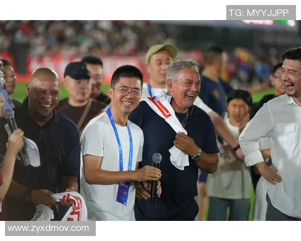 现役足球明星中我最喜爱的球员是谁以及他带给我的感动与启示 现役足球明星中我最喜爱的球员是谁以及他带给我的感动与启示