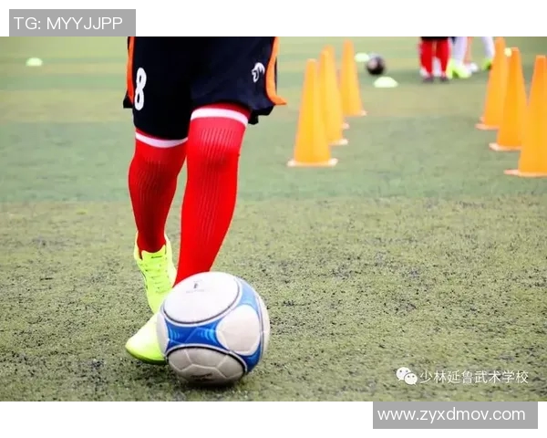 足球明星的练功夫之路:从绿茵场到武术馆的奇妙旅程 足球明星的练功夫之路:从绿茵场到武术馆的奇妙旅程